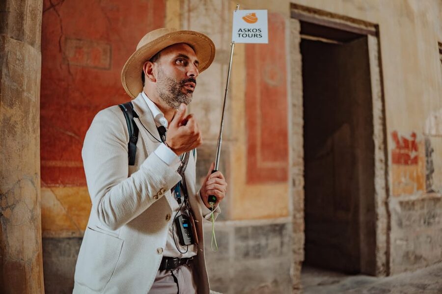 Pompeii: Entry Ticket and Guided Tour with an Archaeologist - House of Menander and the private city