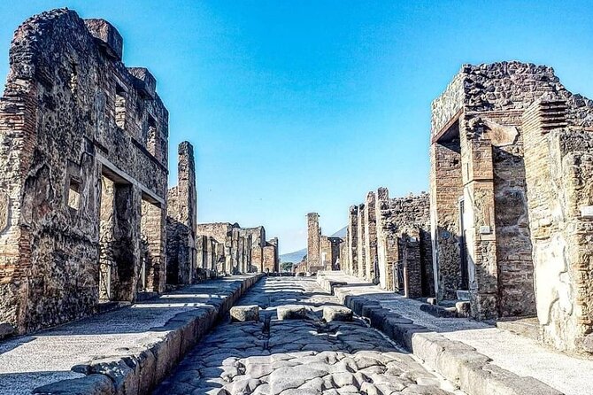 Pompeii Express Guided Tour by Train from Sorrento - The 45-minute train ride from Sorrento
