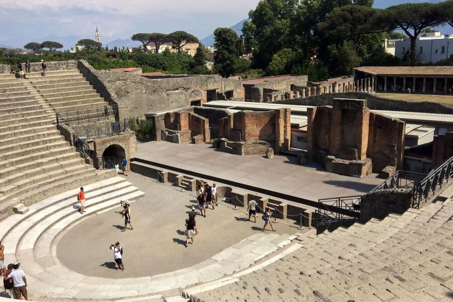 Pompeii: Guided Walking Tour with Entrance Ticket - Entering the archaeological area
