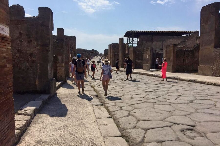 Pompeii: Guided Walking Tour with Entrance Ticket - Meeting at Hotel Vittoria in Pompeii