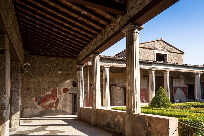 Pompeii & Mt.Vesuvius Day Tour from Naples with Pizza Lunch - The two-hour Pompeii walk: useful context, limited freedom