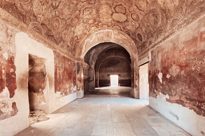Pompeii Private Tour with an Archaeologist and Skip The Line - 3 hours - Stabian Baths and Roman public life