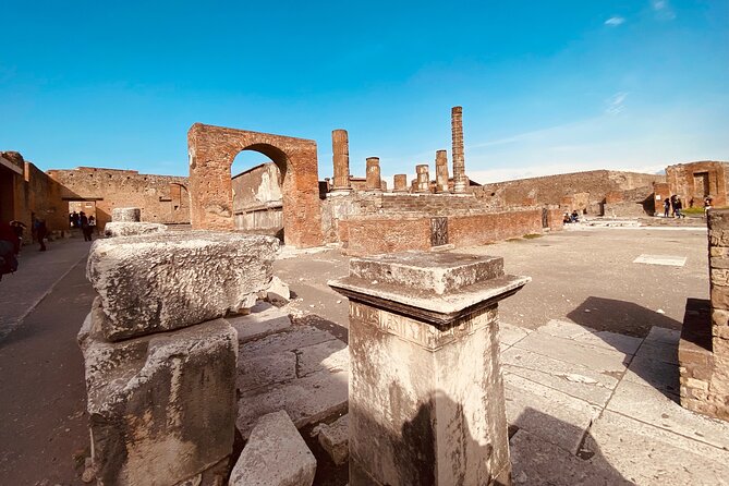 Pompeii Private Tour with an Archaeologist and Skip The Line - 3 hours - The Lupanar and Temple of Venus