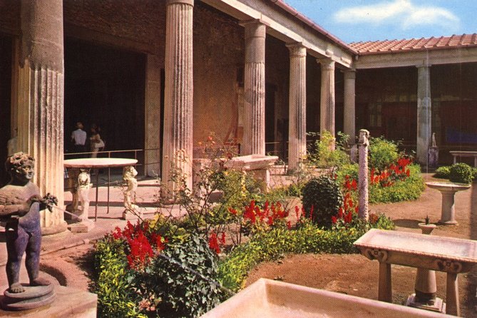 Pompeii Ruins Half-Day Tour from Sorrento with Guide - Entering the Pompeii Archaeological Park