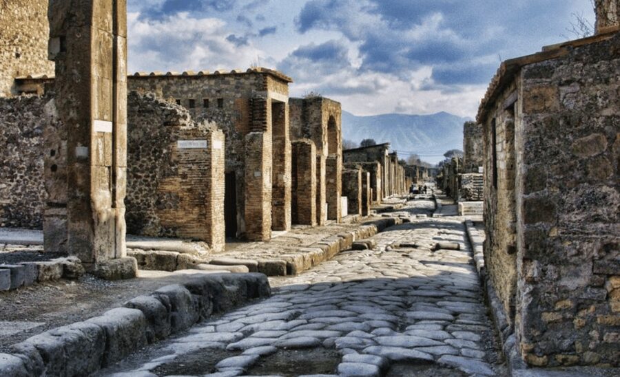 Pompeii: Skip-the-Line Entry Ticket with Audio Guide or Tour - Entering Pompeii through Piazza Esedra
