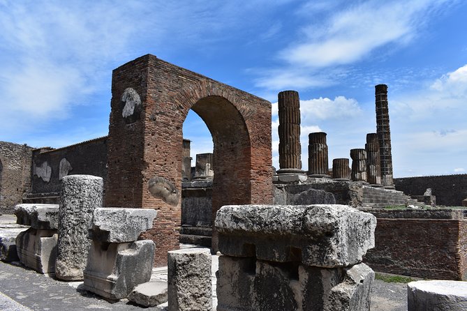 Pompeii Skip-the-line Tour with Archaeologist Guide - Baths, the Gymnasium, and everyday Roman routines
