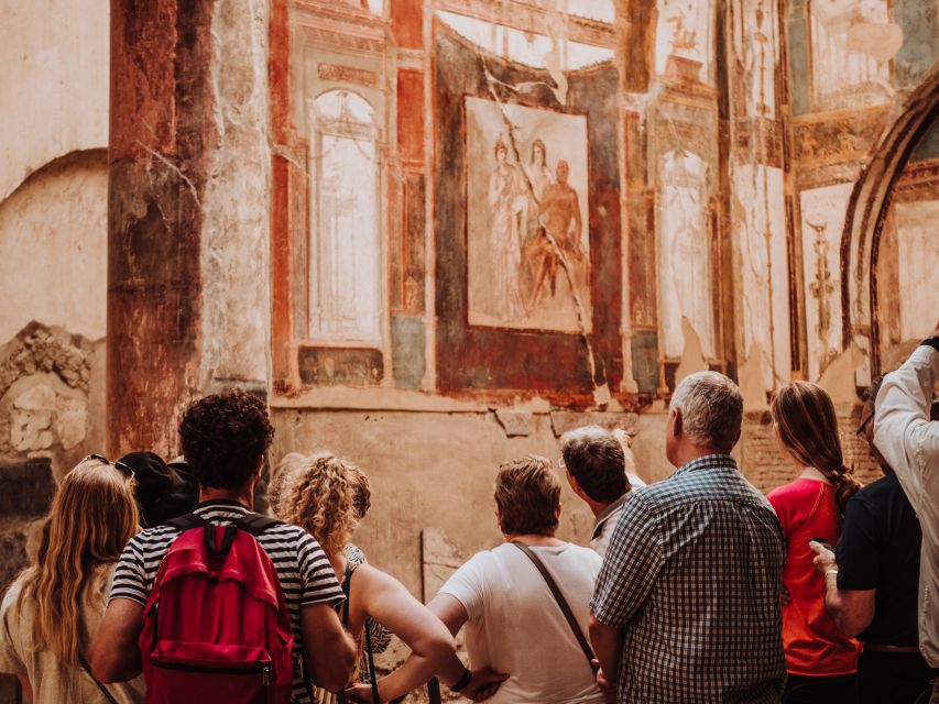 Pompeii: Small-Group Tour of Pompeii and Herculaneum - Meeting your guide at Porta Marina Inferiore