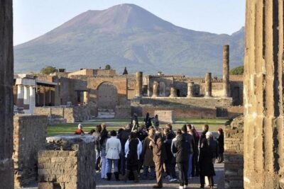 Small Group Tour with an Archaeologist
