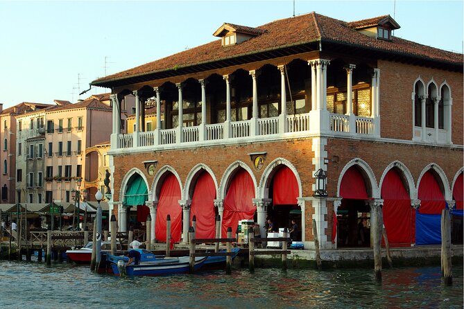 Private 3 hrs Venice Tour: St Mark's, Walking tour & Boat tour - Guide quality and the human side of the tour