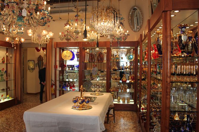 Private tour on Murano Island: discover the art of Artisanal Glassblowing - The glass factory and the showroom question