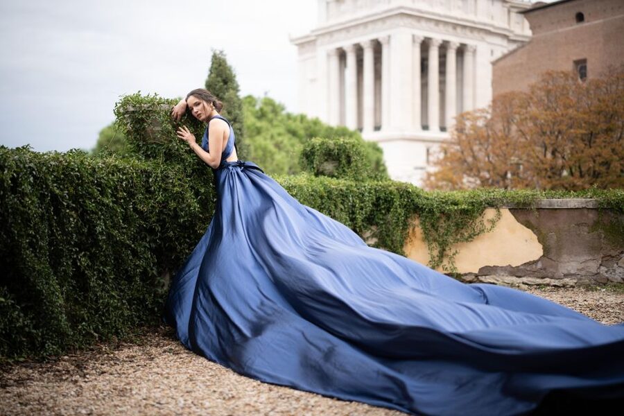 Professional Photoshoot in Rome - Piazza Venezia: a change of scale