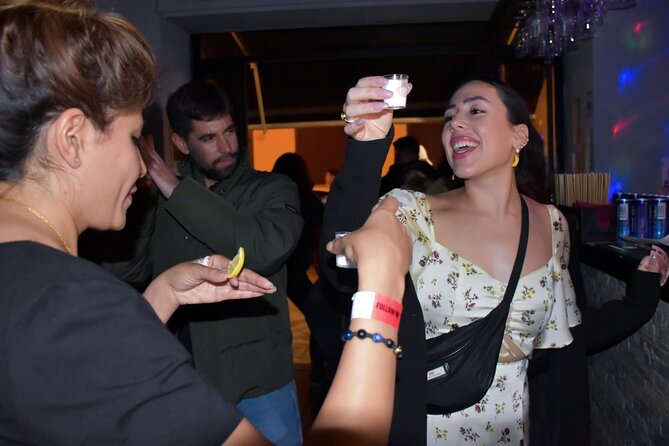 Pub Crawl Palermo - Free shots and drink deals: what the $20.56 buys
