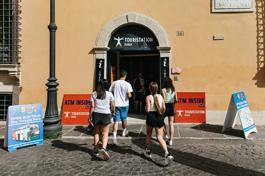 Rome: Altar of the Fatherland Elevator and Museum Tickets - Using the panoramic audio app