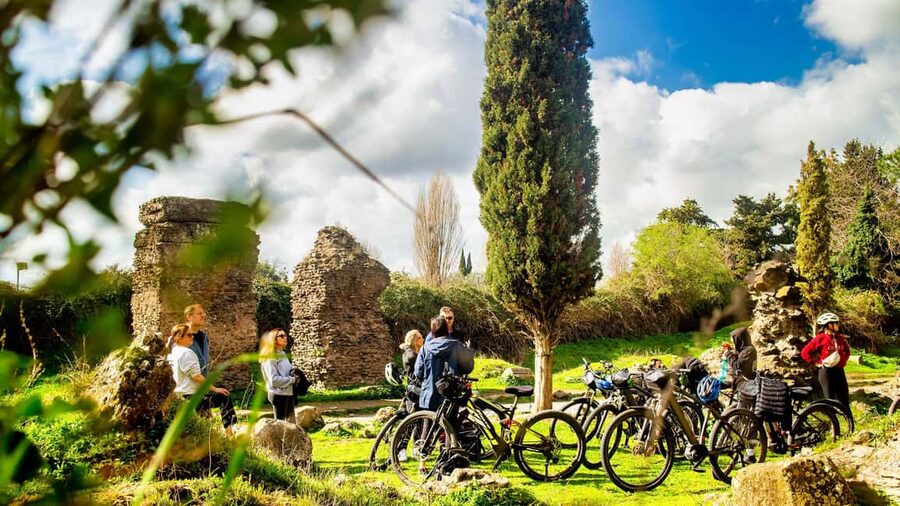 Rome: Appian Way Aqueducts Bike Tour (UPG Catacombs & Lunch) - Key points before you book