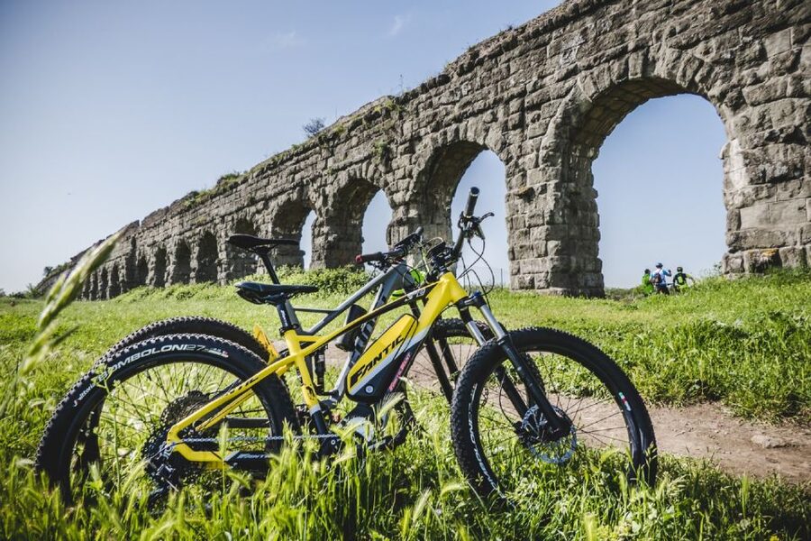 Rome: Appian Way Aqueducts Bike Tour (UPG Catacombs & Lunch) - What the guides add to the ride