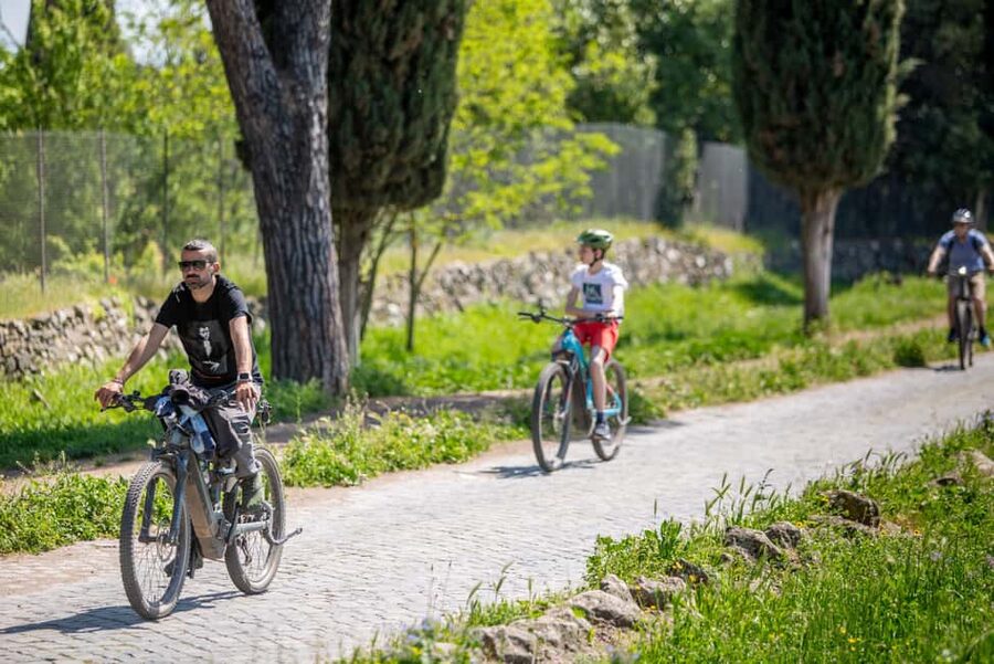 Rome:Appian Way E-bike Tour with Catacombs, Aqueducts & Food - The Aqueducts Park brings the biggest views