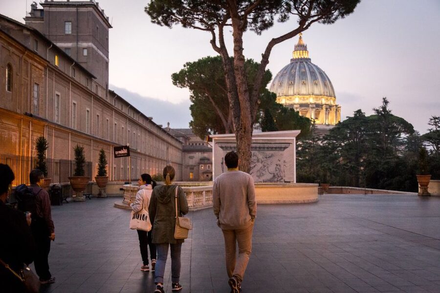 Rome: Breakfast & Tour of Vatican Museums & Sistine Chapel - The passage to St. Peter’s Basilica