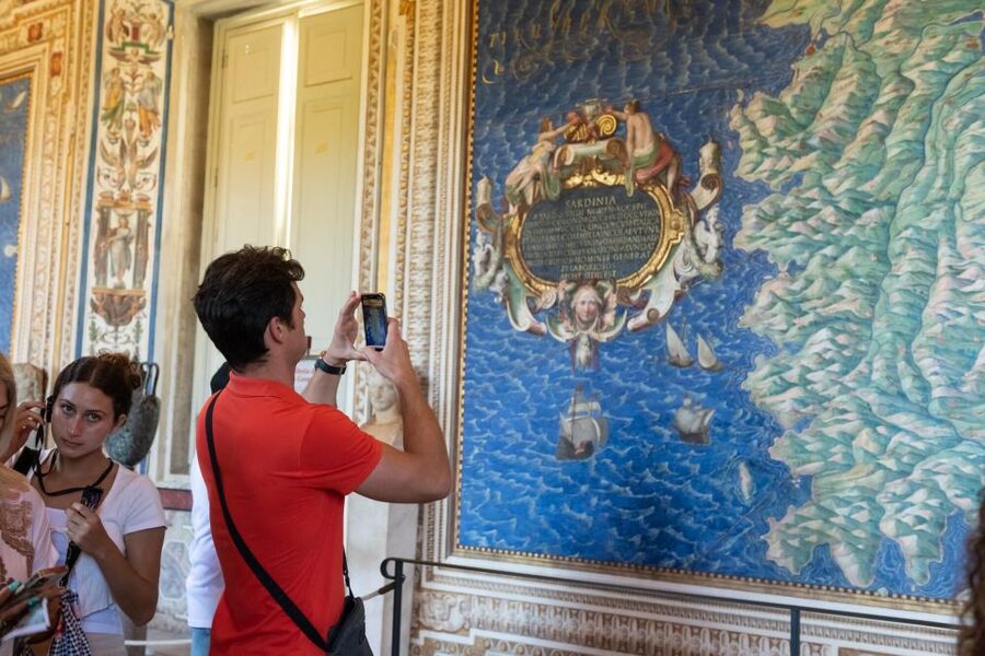 Rome: Breakfast & Tour of Vatican Museums & Sistine Chapel - Practical details that affect your morning