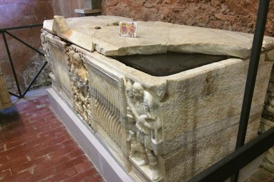 Rome: Catacombs of St. Sebastian Entry Ticket & Guided Tour - From pozzolana quarry to burial ground