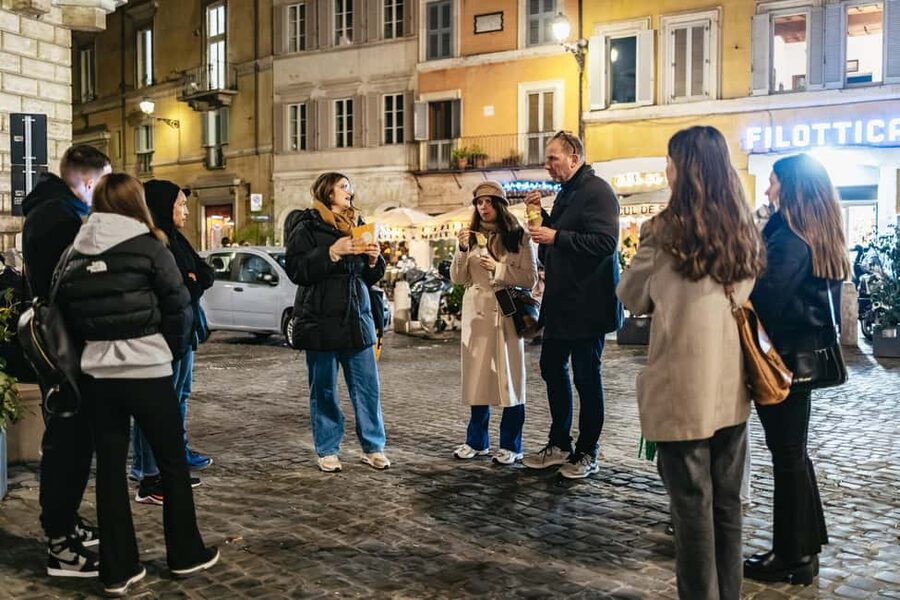 Rome: City Highlights Moonlight Walking Tour - Why Rome works better after sunset