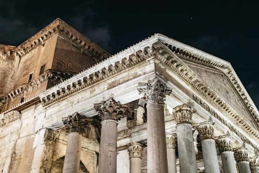Rome: City Highlights Moonlight Walking Tour - Trevi Fountain after the day crowds