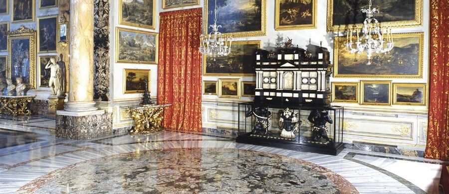 Rome: Colonna Palace Entry Ticket - Frescoes, mirrors, and furnishings make the rooms memorable