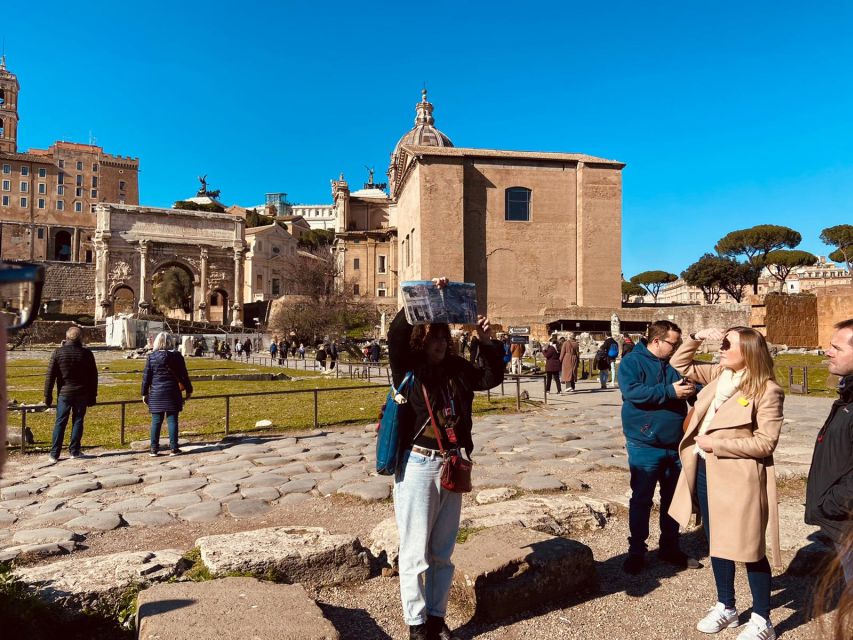 Rome: Colosseum Arena Floor, Forum & Palatine Guided Tour - The guide is the main value