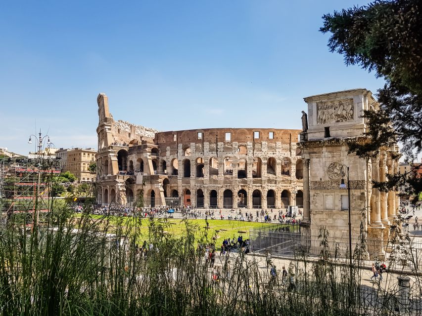 Rome: Colosseum Arena, Palatine Hill & Forum Guided Tour - What the Colosseum portion does well
