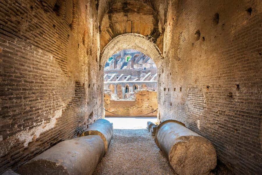 Rome: Colosseum Express Tour with Forum & Palatine Access - Why a guided Colosseum visit helps