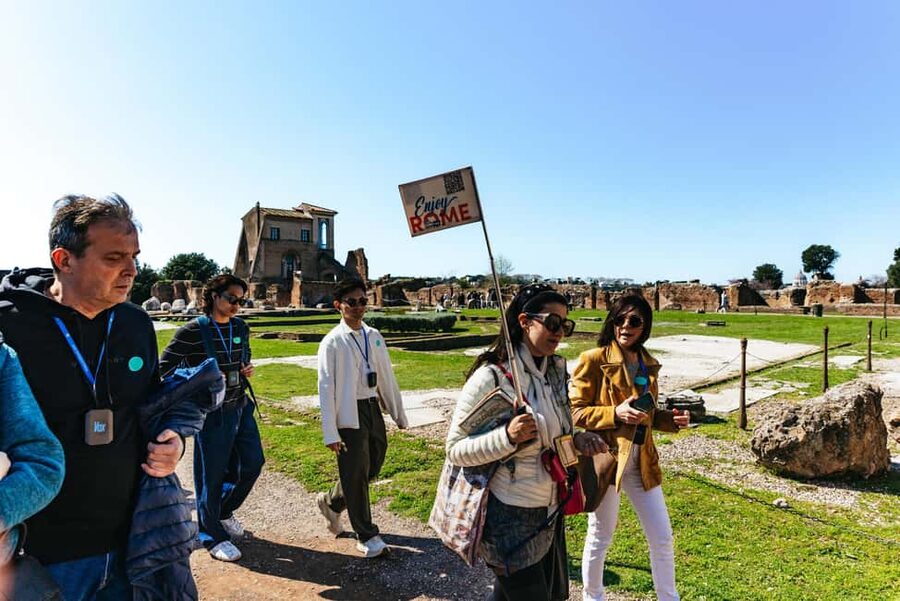Rome: Colosseum, Forum & Palatine Hill Tour & Optional Arena - Palatine Hill and the story of Rome’s founding