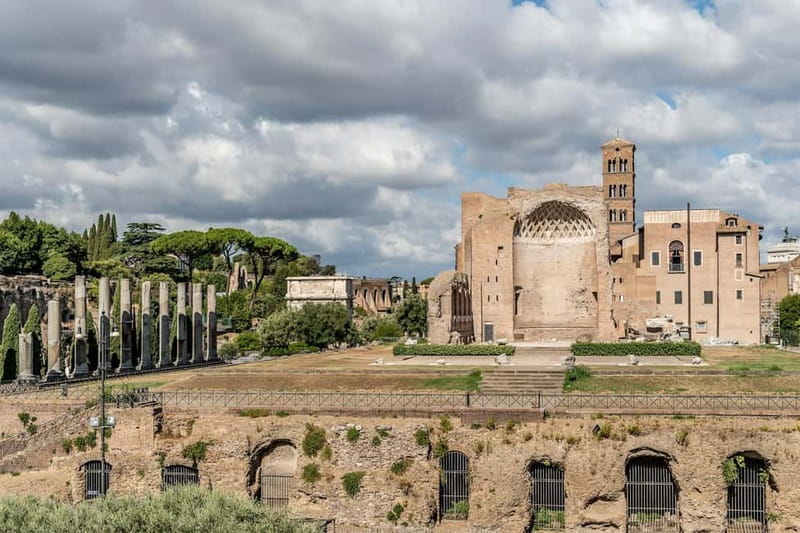 Rome: Colosseum & Forum Small Group Tour with Palatine Hill - Palatine Hill and the view that puts Rome together