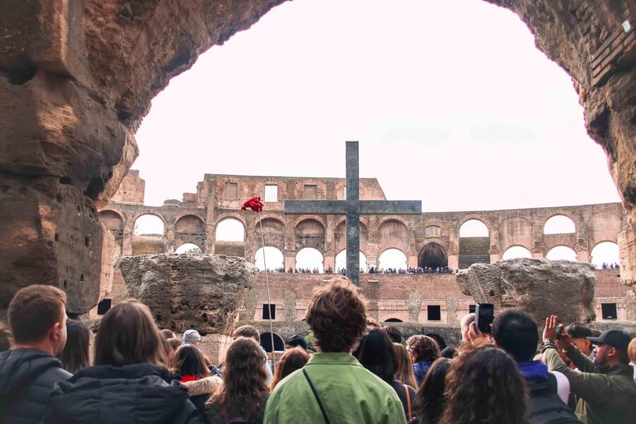 Rome: Colosseum & Forum with Audio Guide App -Optional Arena - Palatine Hill and the best views