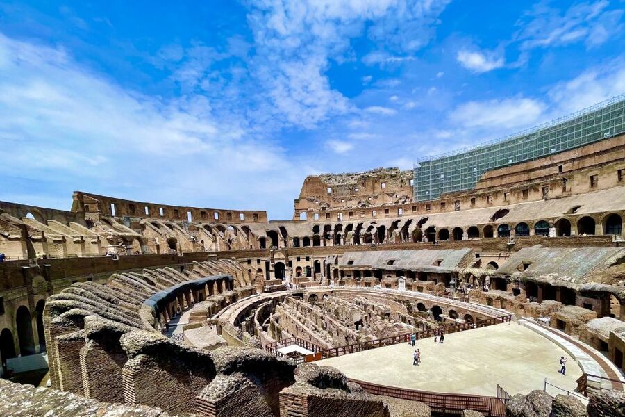 Rome: Colosseum Guided Tour with Entry Tickets - Heat, crowds, and the practical side of the visit