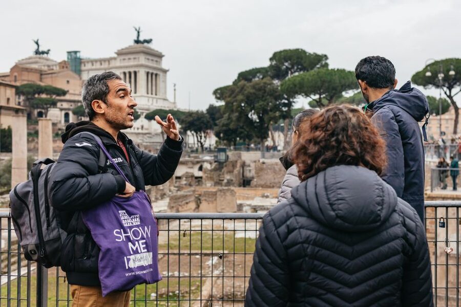 Rome: Colosseum, Palatine Hill & Roman Forum Guided Tour - Walking through the Roman Forum