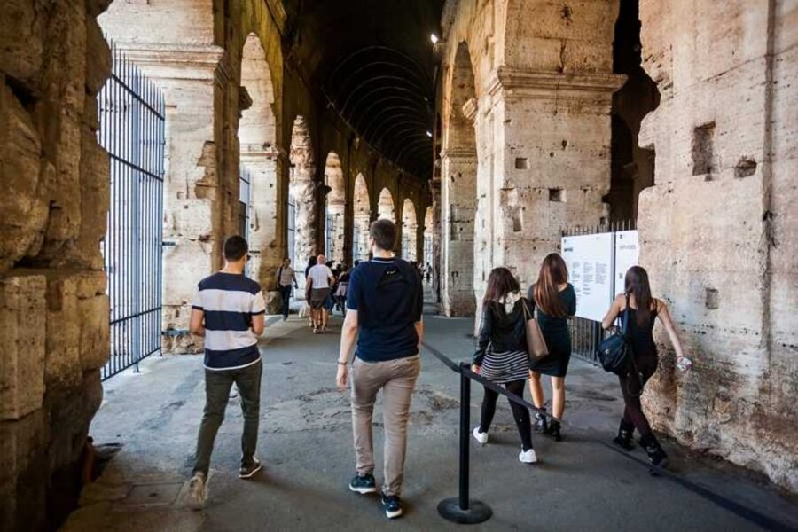 Rome: Colosseum, Palatine & Roman Forum Tour w/Entry Ticket - The first level and the stories behind the arena