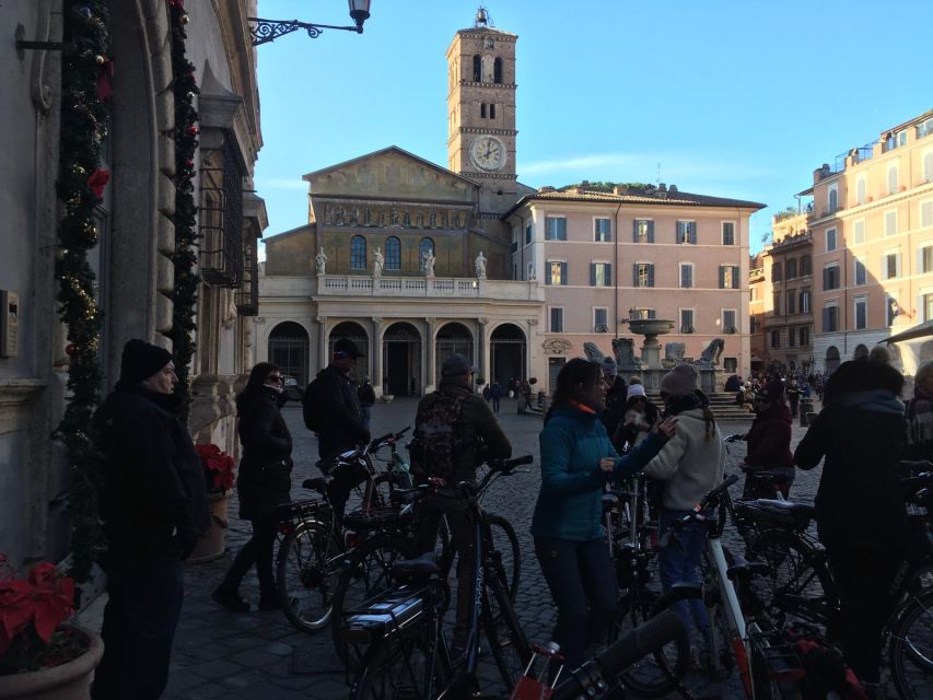 Rome: E-Bicycle Tour - The alternative route: Colosseum, Aventine Hill, and quieter Rome