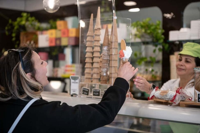 Rome: Eat Like a Roman Ghetto & Campo de' Fiori Food Tour - Campo de’ Fiori and the value of going early