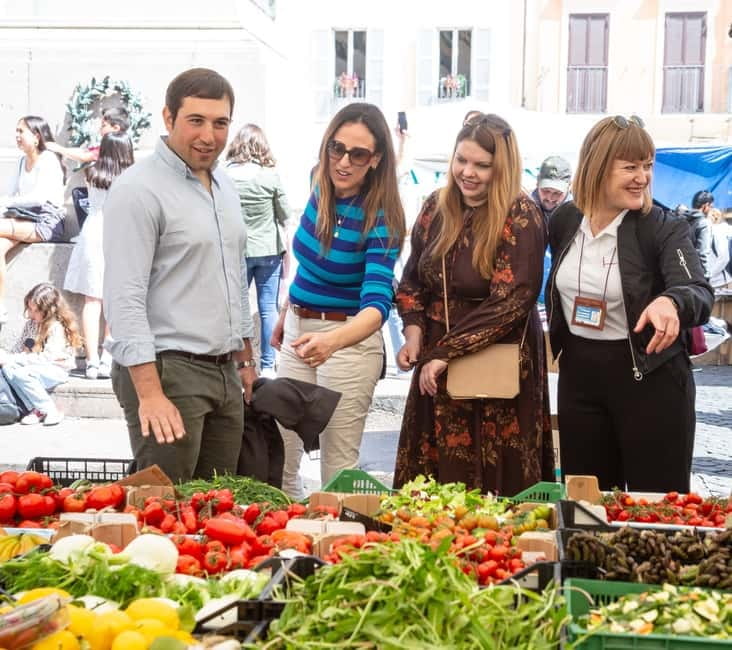 Rome: Eat Like a Roman Ghetto & Campo de' Fiori Food Tour - Finishing with gelato near Piazza Sant’Eustachio