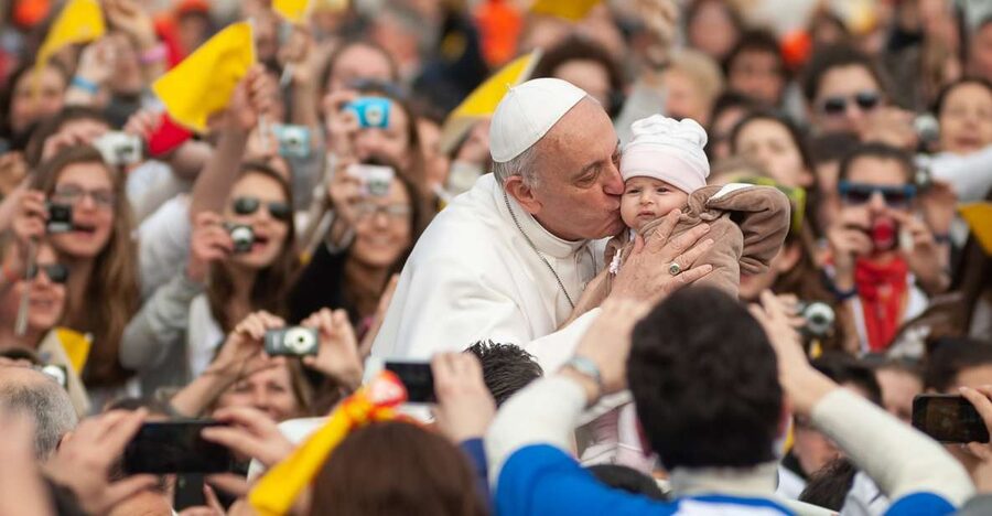 Rome: Escorted Papal Audience Experience with Entry Ticket - The guide can make or break the morning
