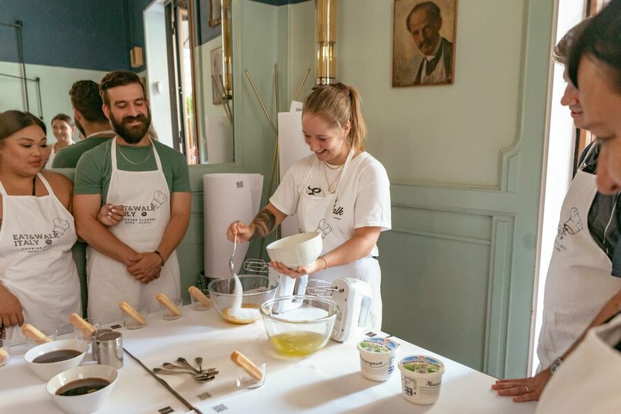 Rome: Fettuccine and Tiramisu Cooking Class with Wine - Key points at a glance