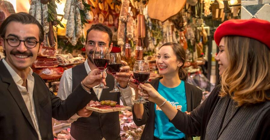 Rome: Food Tour and Wine Tasting in a Traditional Trattoria - Walking toward Trastevere with pizza and supplì