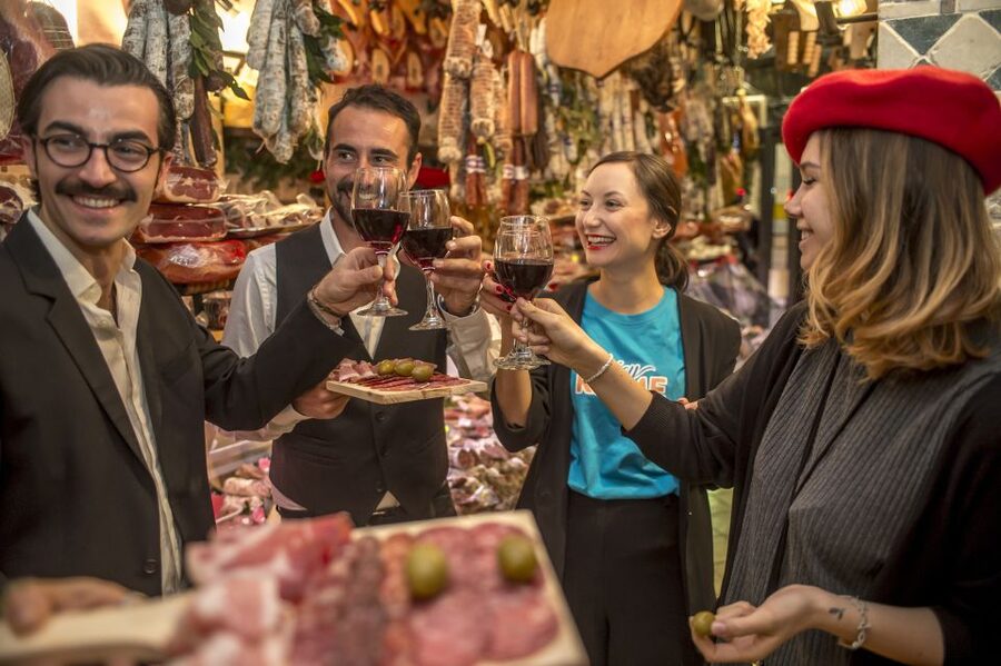 Rome: Food Tour and Wine Tasting in a Traditional Trattoria - A full Roman dinner in Trastevere