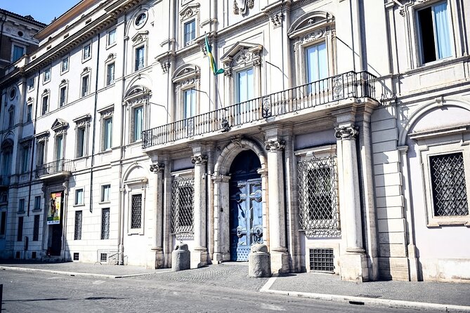 Rome Food Tour in the Historic Centre with 8+ Food Tastings - Roman pasta as the main meal