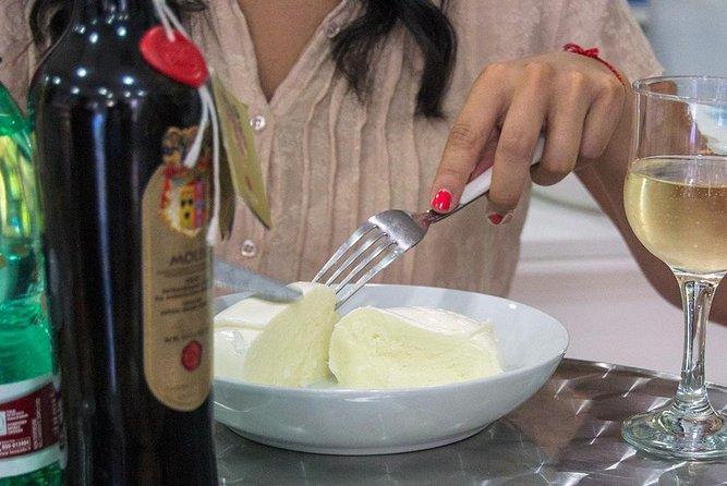 Rome Food Tour: Unlimited Tastings with Fine Wine & Barolo - What the wine program adds