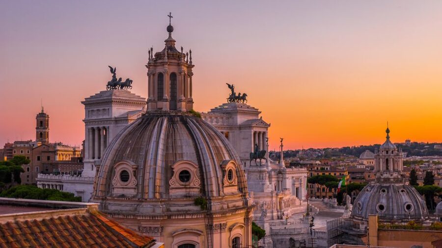 Rome: Guided City Center Evening Sightseeing Walking Tour - The guides make the difference