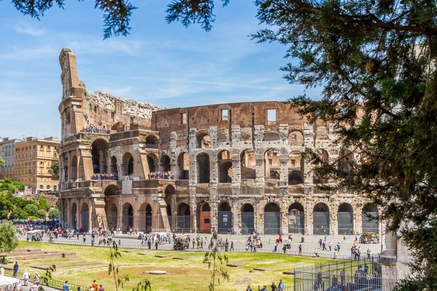 Rome: Guided Colosseum Tour with Arena Entrance - What the guided storytelling adds