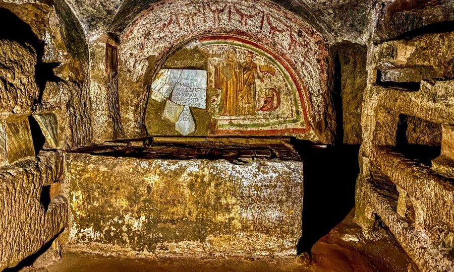 Rome: Guided Roman Catacombs Tour with Transfers - Shared or private, and how group size changes the visit