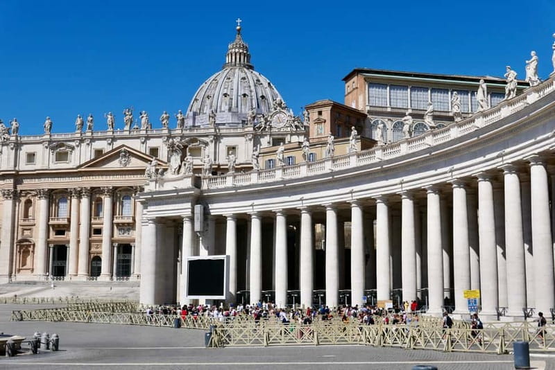 Rome: Guided Tour of St. Peter's Basilica, Grottoes & Square - Why St. Peter’s works better with a guide