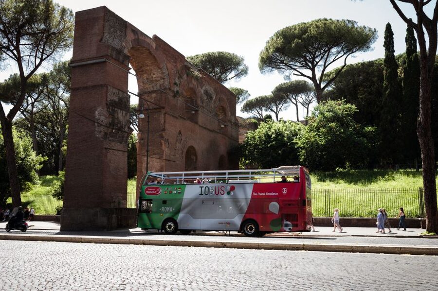 Rome: Hop-On Hop-Off Open-Top Bus City Tour - Piazza Venezia and the city’s central crossroads