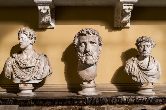 Rome in a Day Tour with Vatican, Colosseum and Historic Center - Trevi Fountain and the central Rome walk